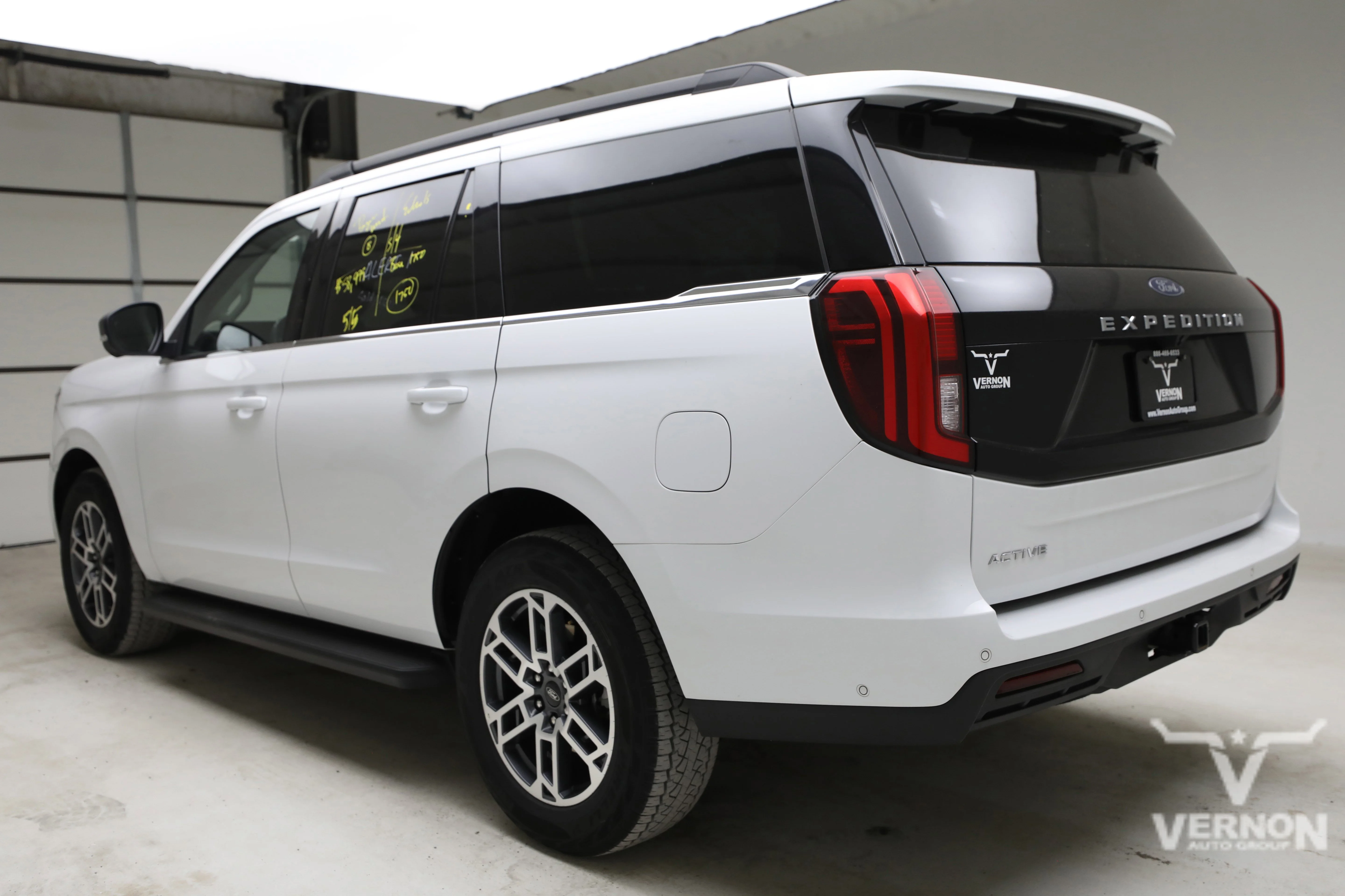 Pre-Owned 2025 Ford Expedition Active 4x4
