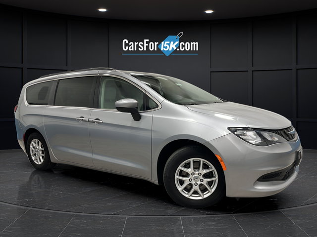 2021 Chrysler Voyager LXI's photo