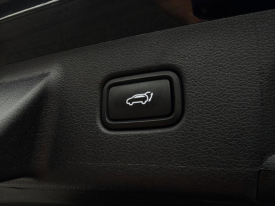 Used 2023 Abyss Black Pearl Hyundai SEL image 30