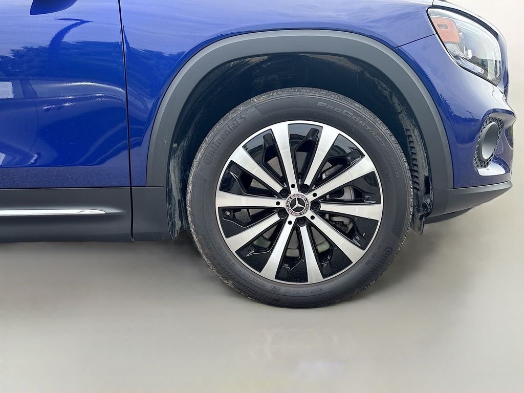 Used 2023 Galaxy Blue Metallic Mercedes-Benz GLB 250 image 10