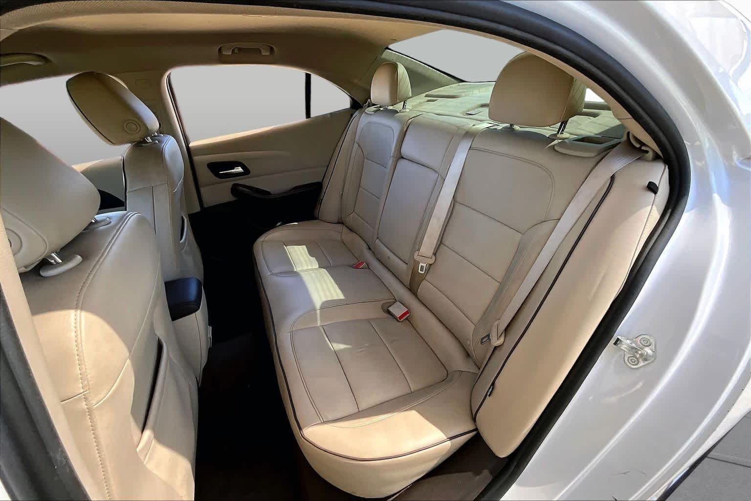 Used 2015 Iridescent Pearl Tricoat Chevrolet LT image 20