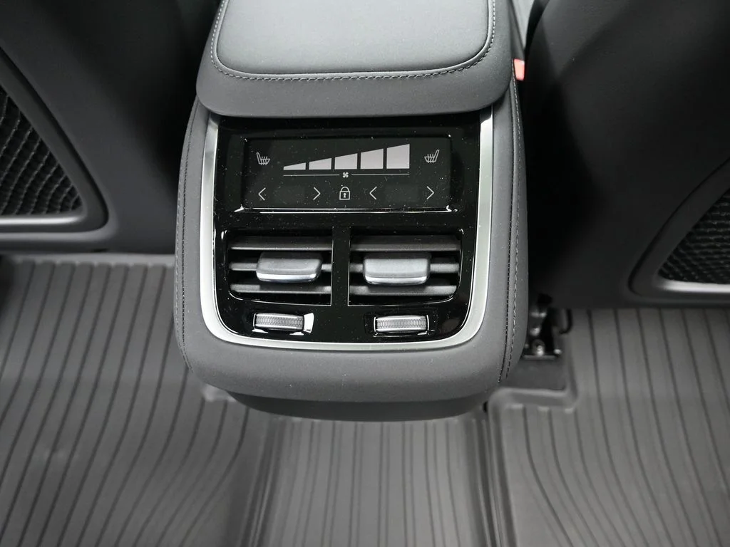 New 2026 Vapour Grey Volvo Core image 21