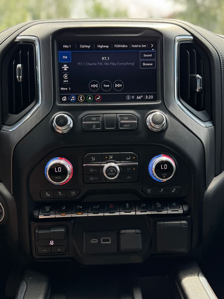Used 2022 Ebony Twilight Metallic GMC Denali image 21