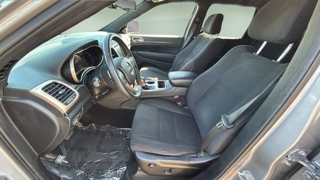 Used 2016 Silver Jeep Laredo image 18