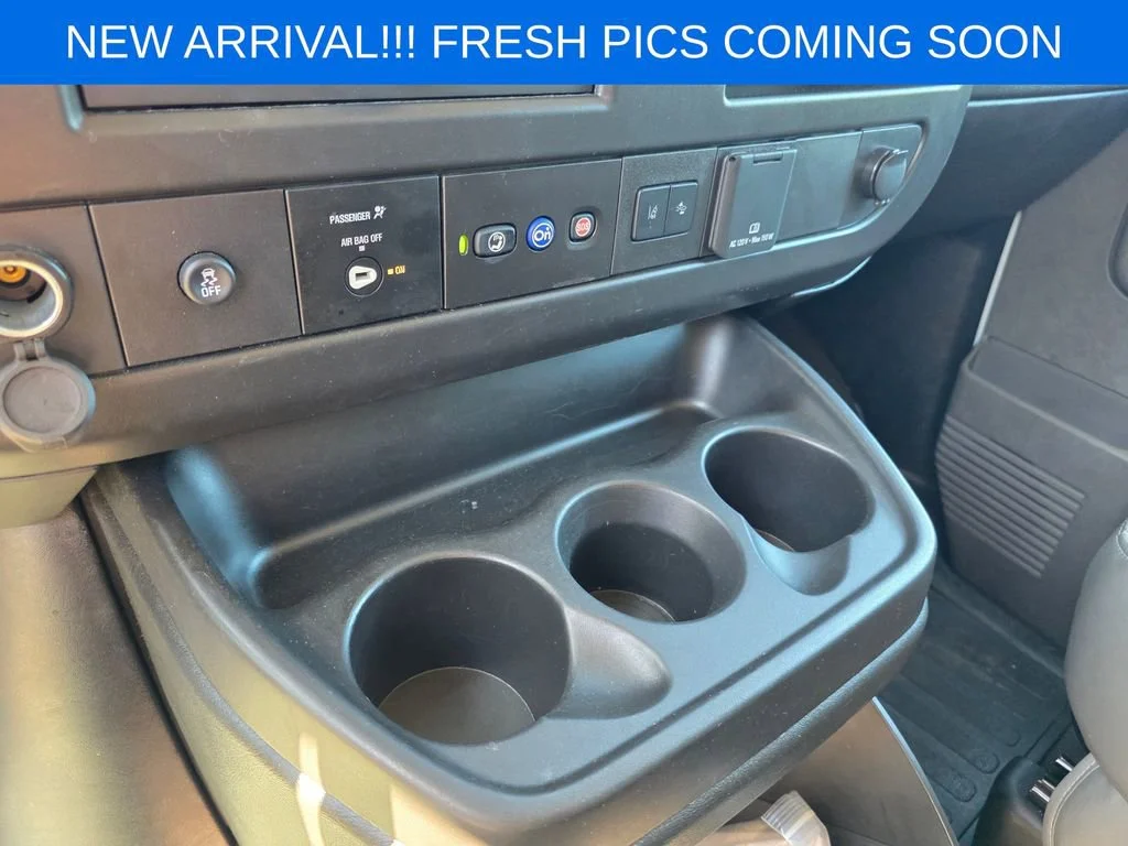 Used 2025 Summit White Chevrolet 1LT image 11