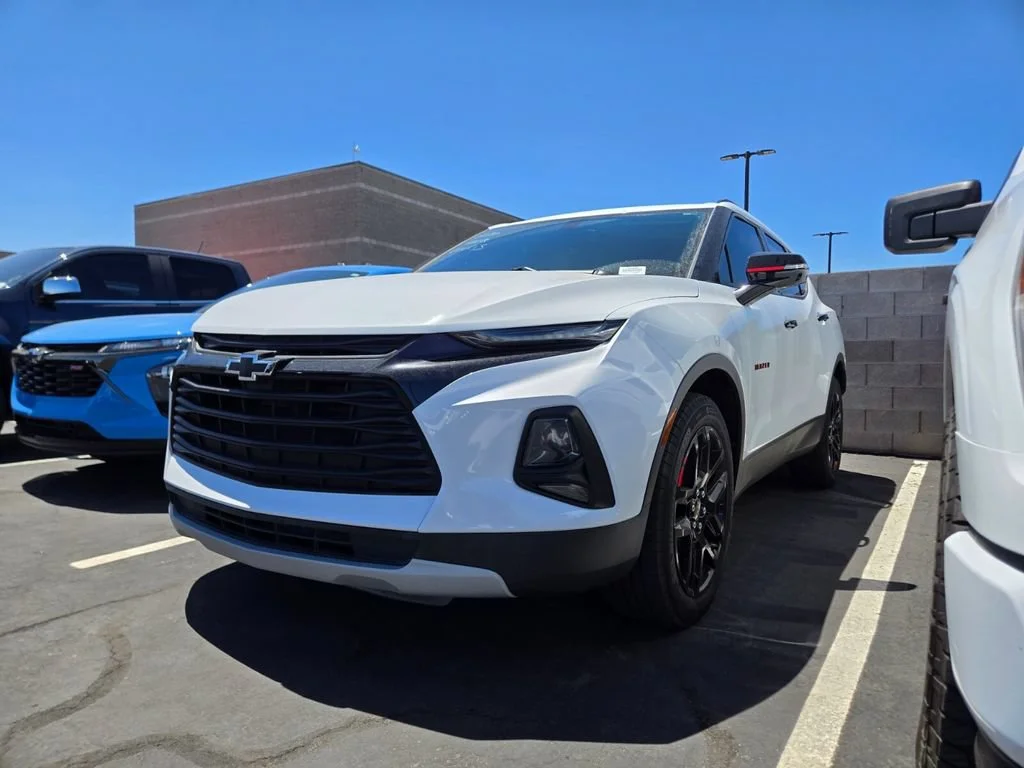 Used 2020 SUMMIT WHITE Chevrolet LT image 2