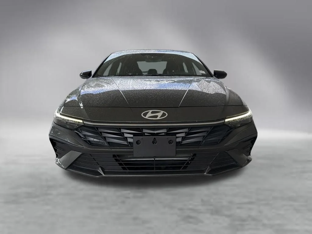 Used 2025 Gray Hyundai SEL Sport image 16