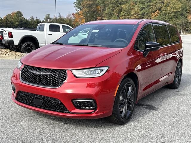New 2026 Red Hot Pearl-Coat Exterior Paint Chrysler Select image 29