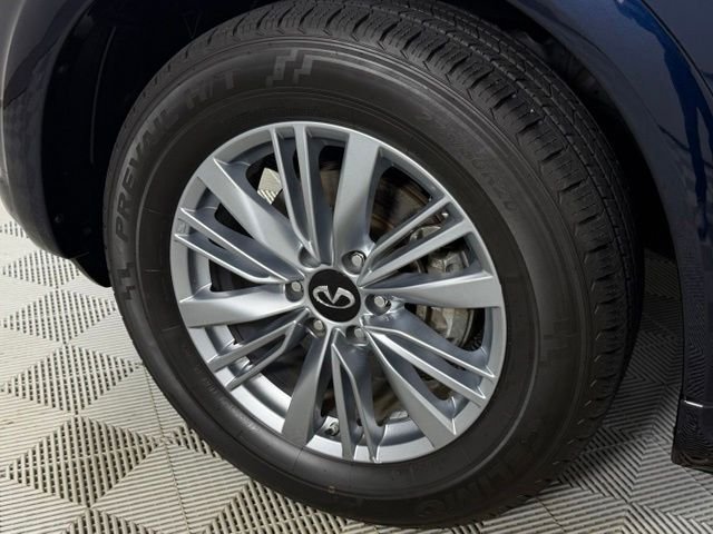 Used 2024 Hermosa Blue INFINITI LUXE image 5