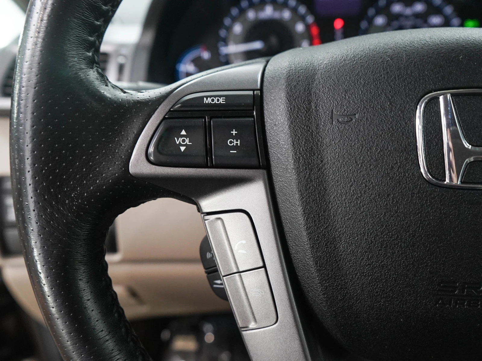 Used 2013  Honda FWD image 27
