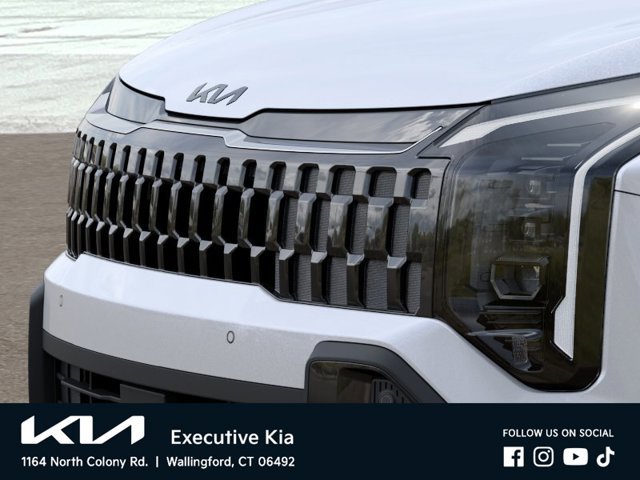 New 2027 Glacial White Pearl / Black Ro Kia X-Line image 12