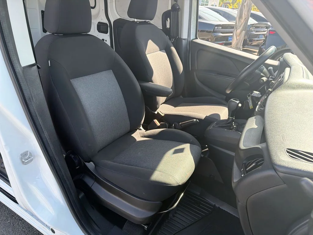Used 2022 White Ram Base image 24