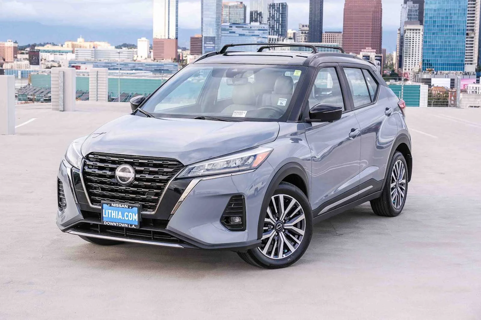 2022 Nissan Kicks SR