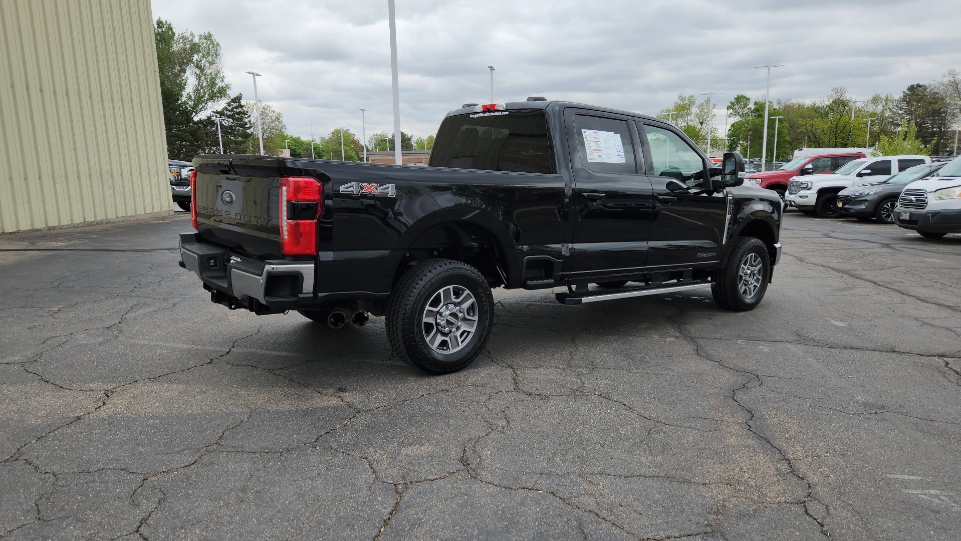 Used 2025 Black Metallic Ford LARIAT image 14