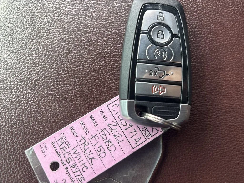 Used 2021  Ford Lariat image 17