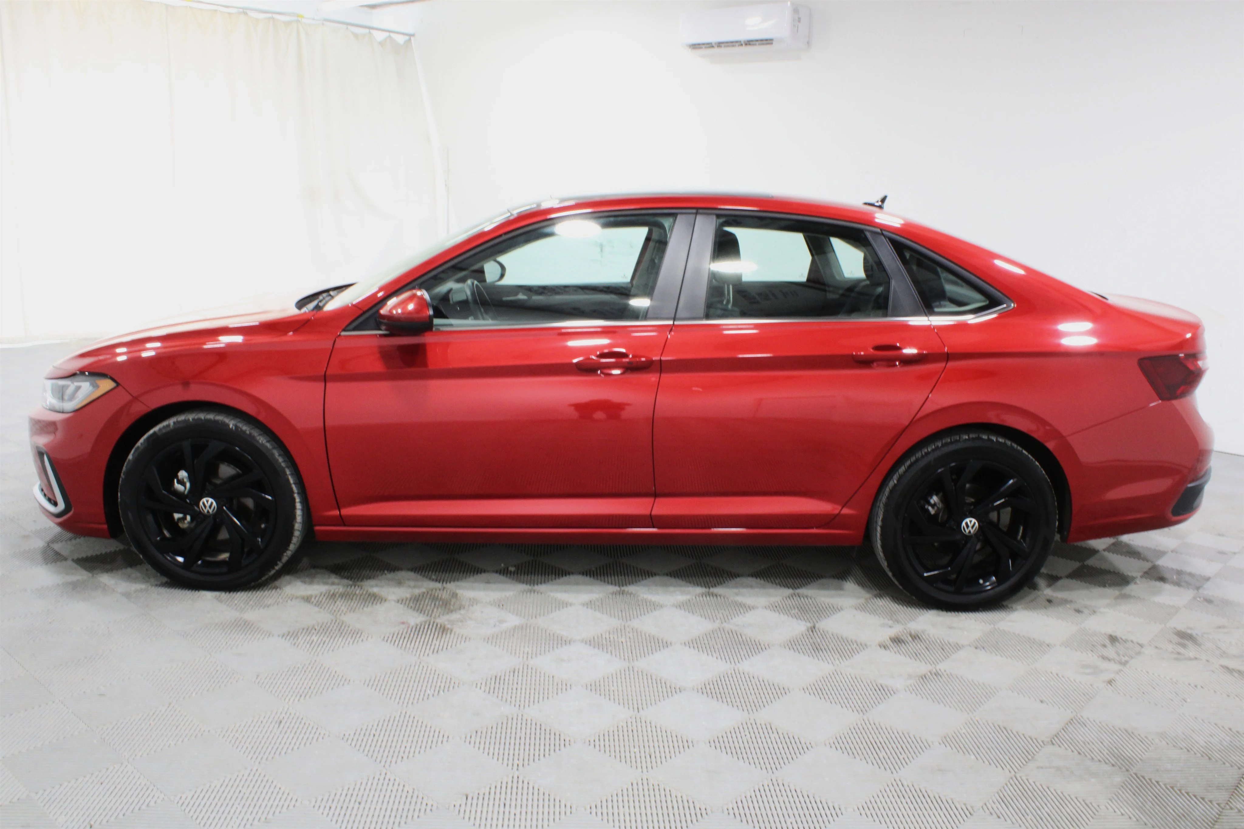 2025 Volkswagen Jetta SE - Photo 30
