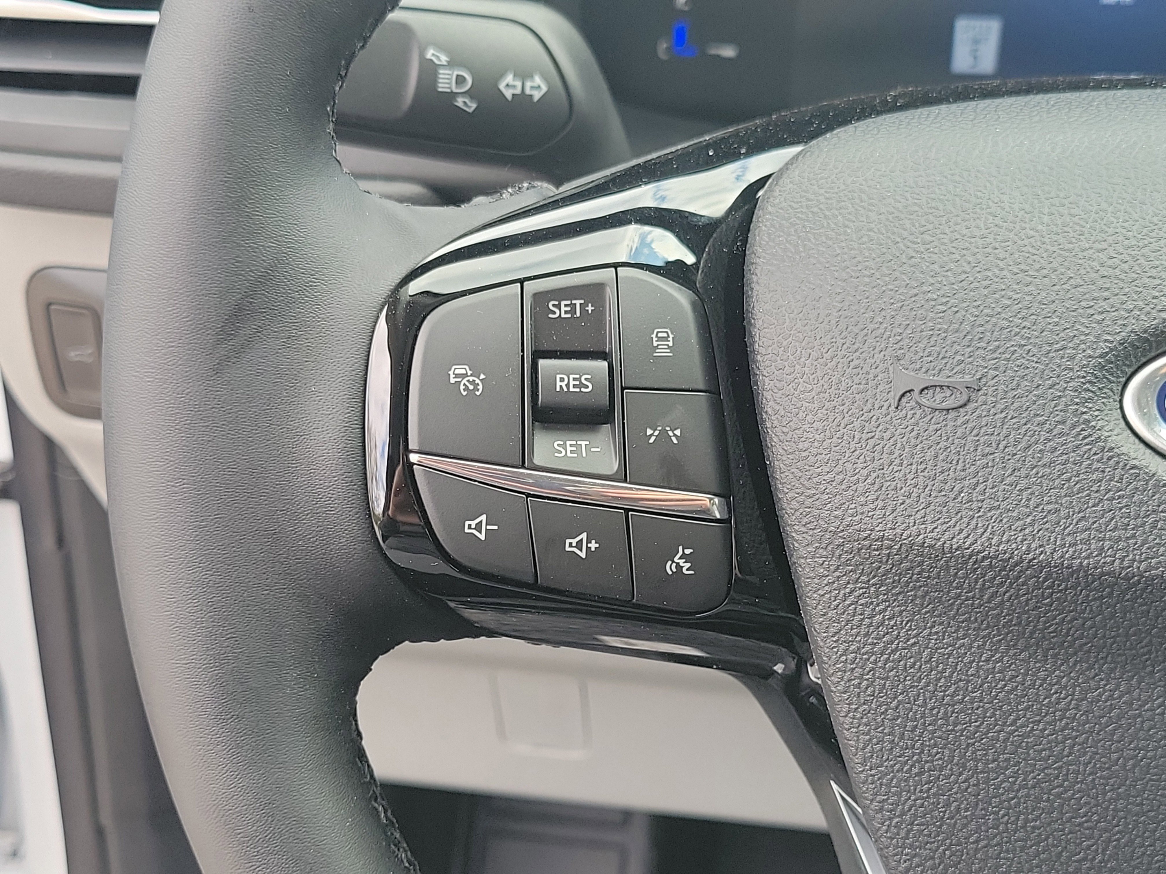 New 2026 Oxford White Ford Active® image 18
