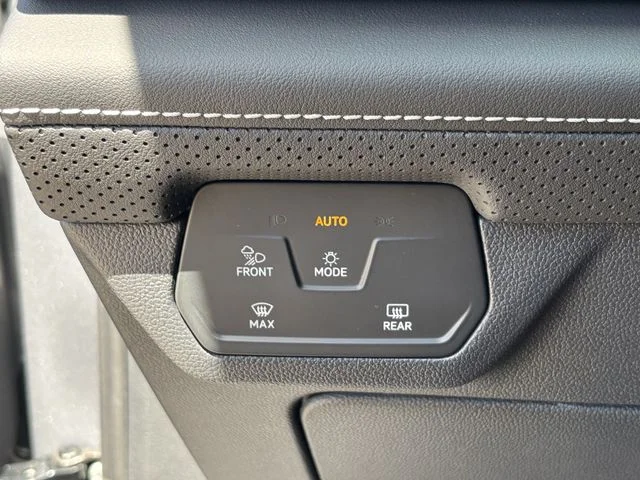 New 2026 Silver Volkswagen 2.0T SE w/Technology image 16