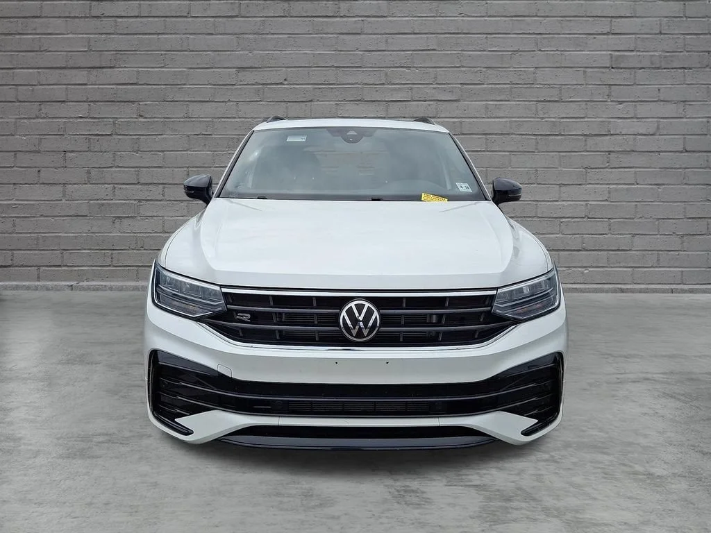 Used 2023 White Volkswagen 2.0T SE R-Line Black image 2