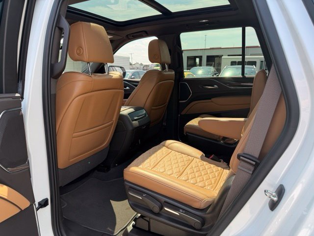 Used 2023 Crystal White Tricoat Cadillac Sport image 8