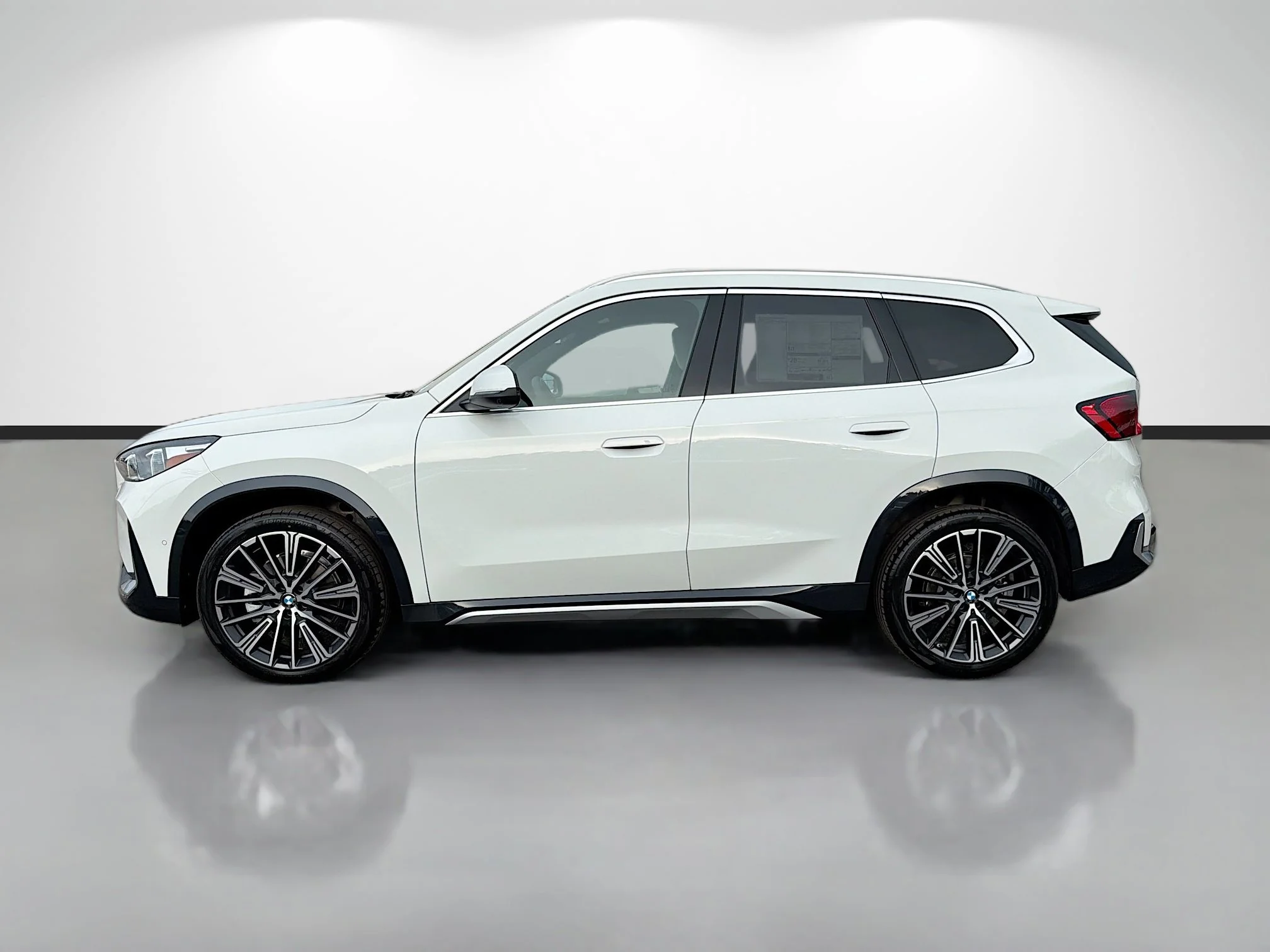 New 2026 Alpine White BMW xDrive28i image 6