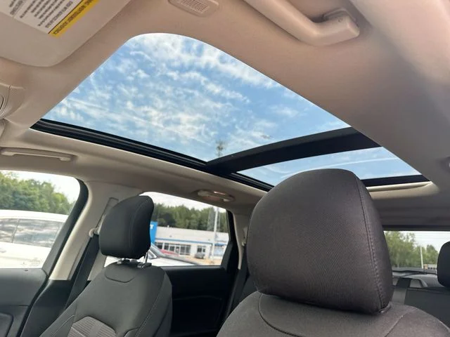 Used 2019 White Ford SEL image 21