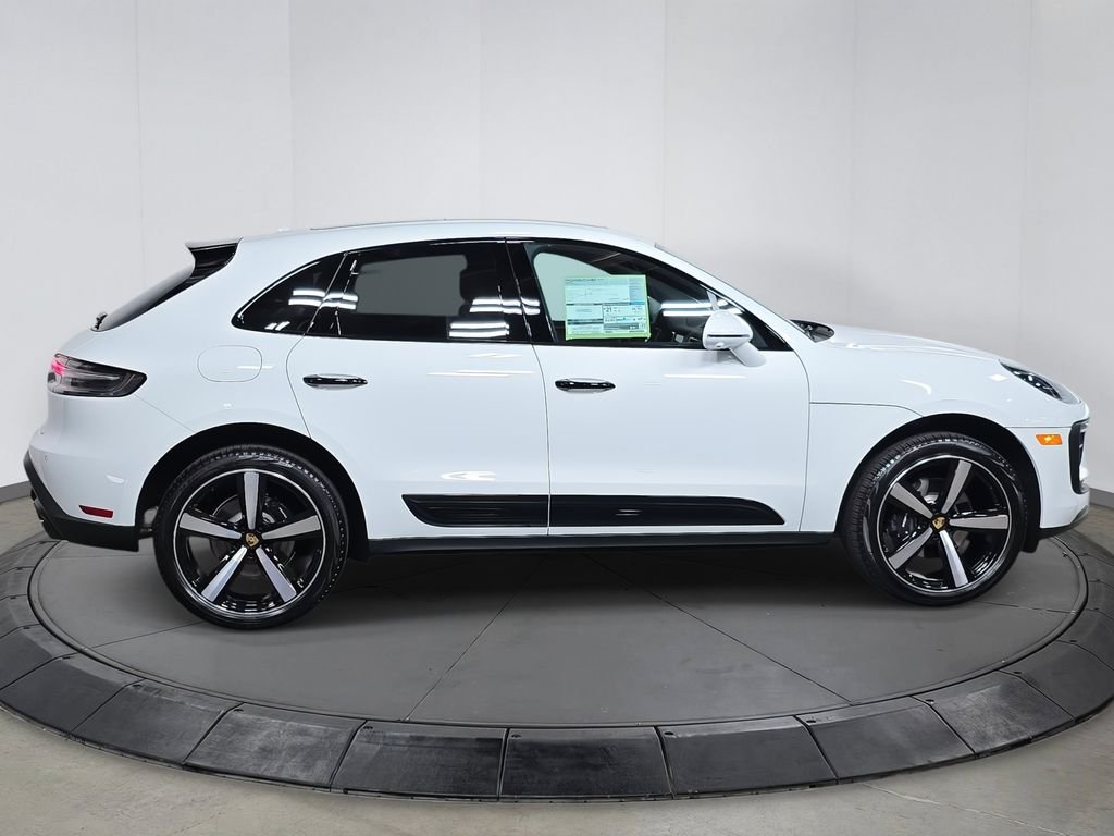 2025 Porsche Macan Base - Photo 8