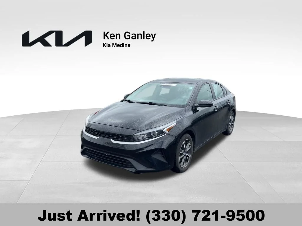 2022 Kia Forte LXS AT's photo