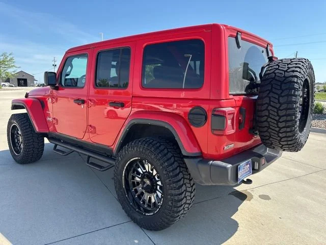 Used 2024 Red Jeep Sahara image 29