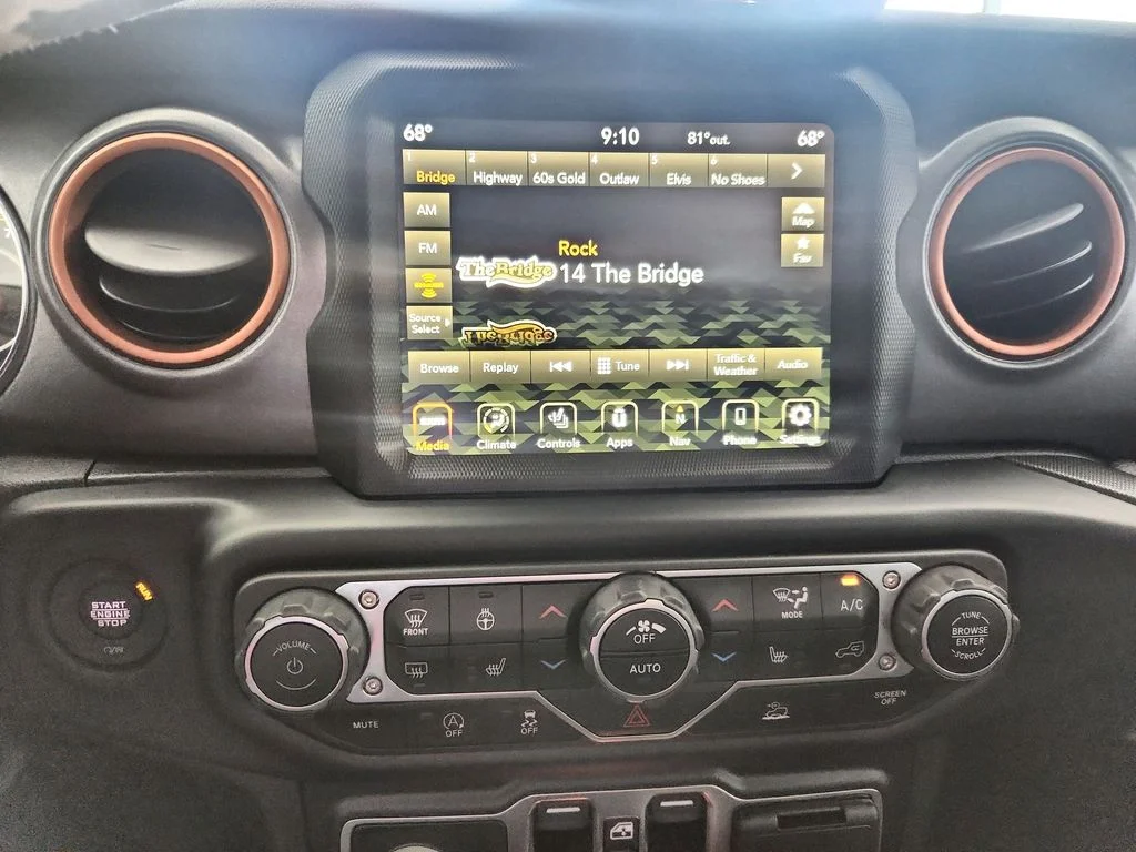 Used 2023 White Jeep Mojave image 26