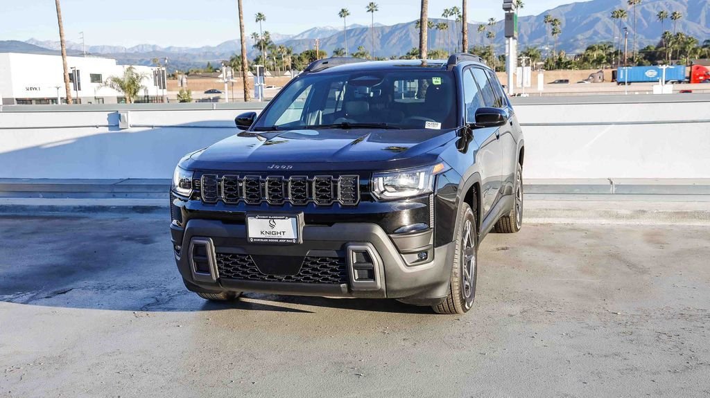 New 2026 Diamond Black Crystal Pearlcoat Jeep Laredo image 4