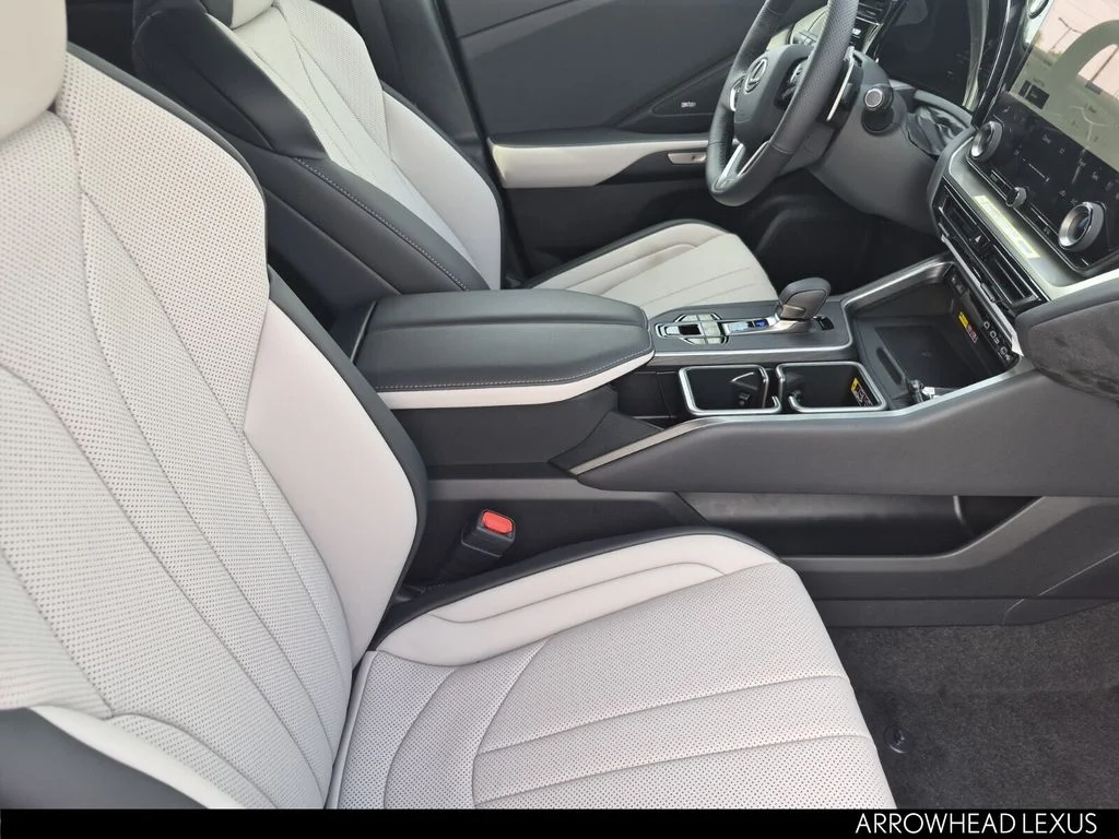 New 2026  Lexus 350 F SPORT Handling image 15