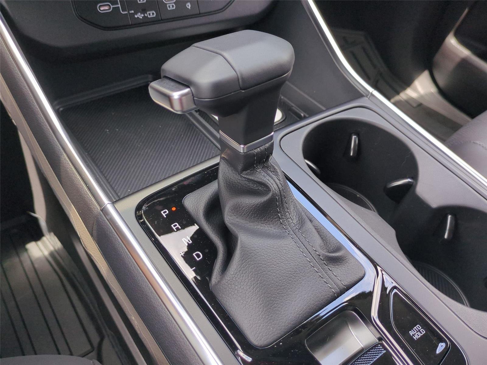 New 2026 Snow White Pearl Kia SX image 30