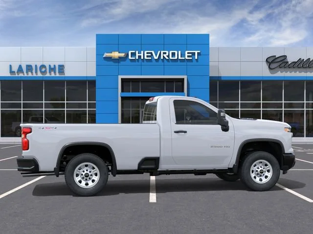 New 2026 Summit White Chevrolet WT image 5