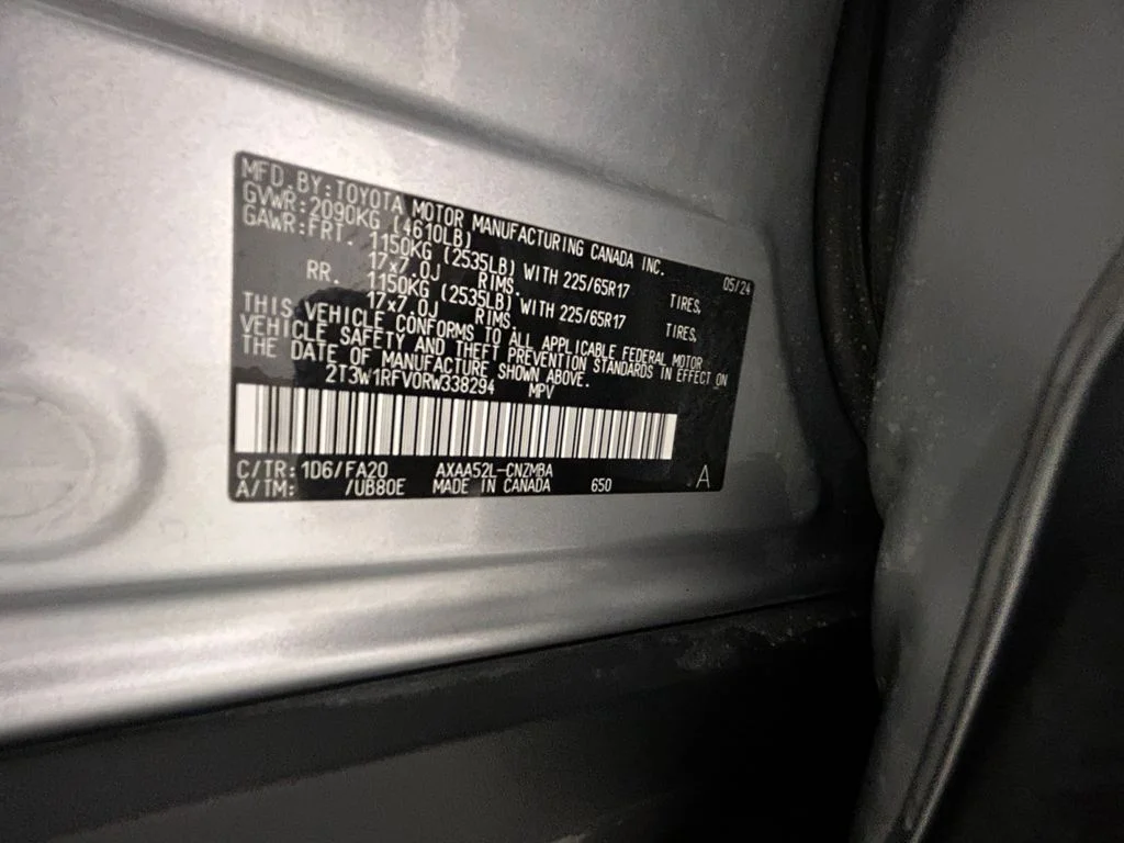 Used 2024 Silver Toyota XLE image 20