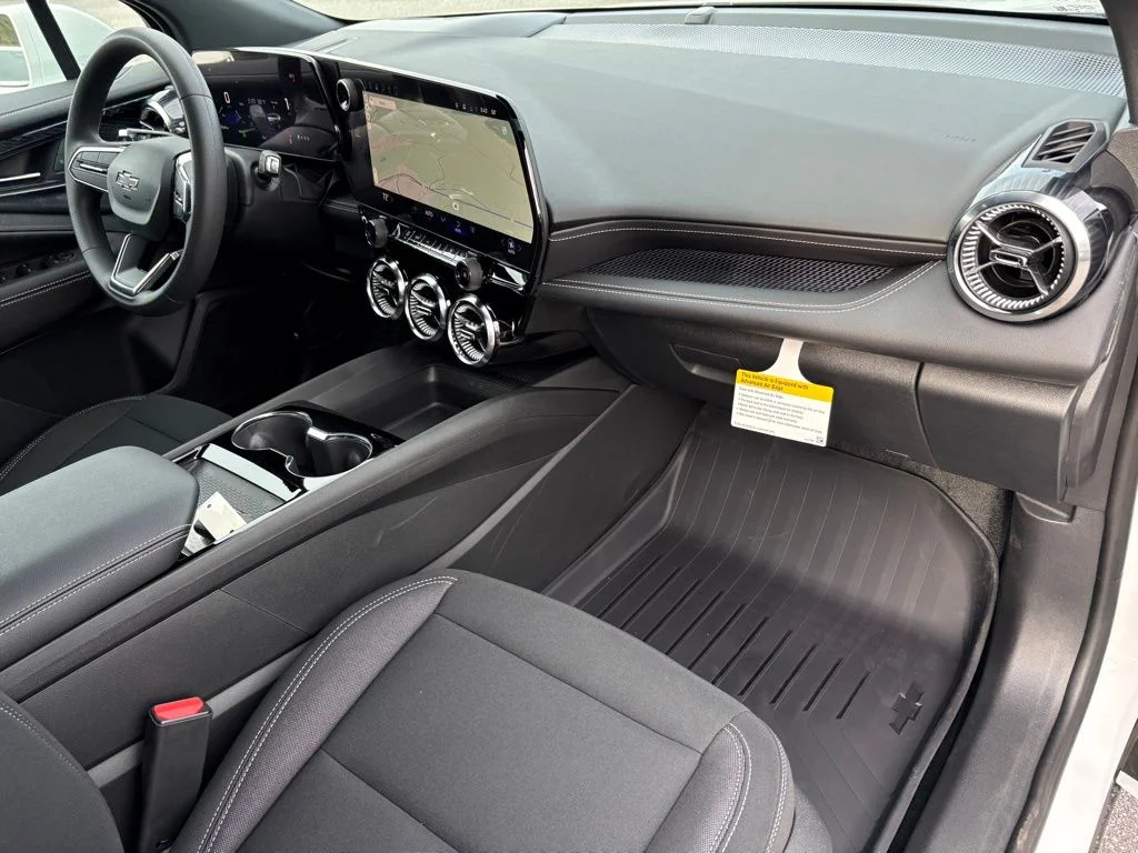 New 2026 White Chevrolet LT image 27