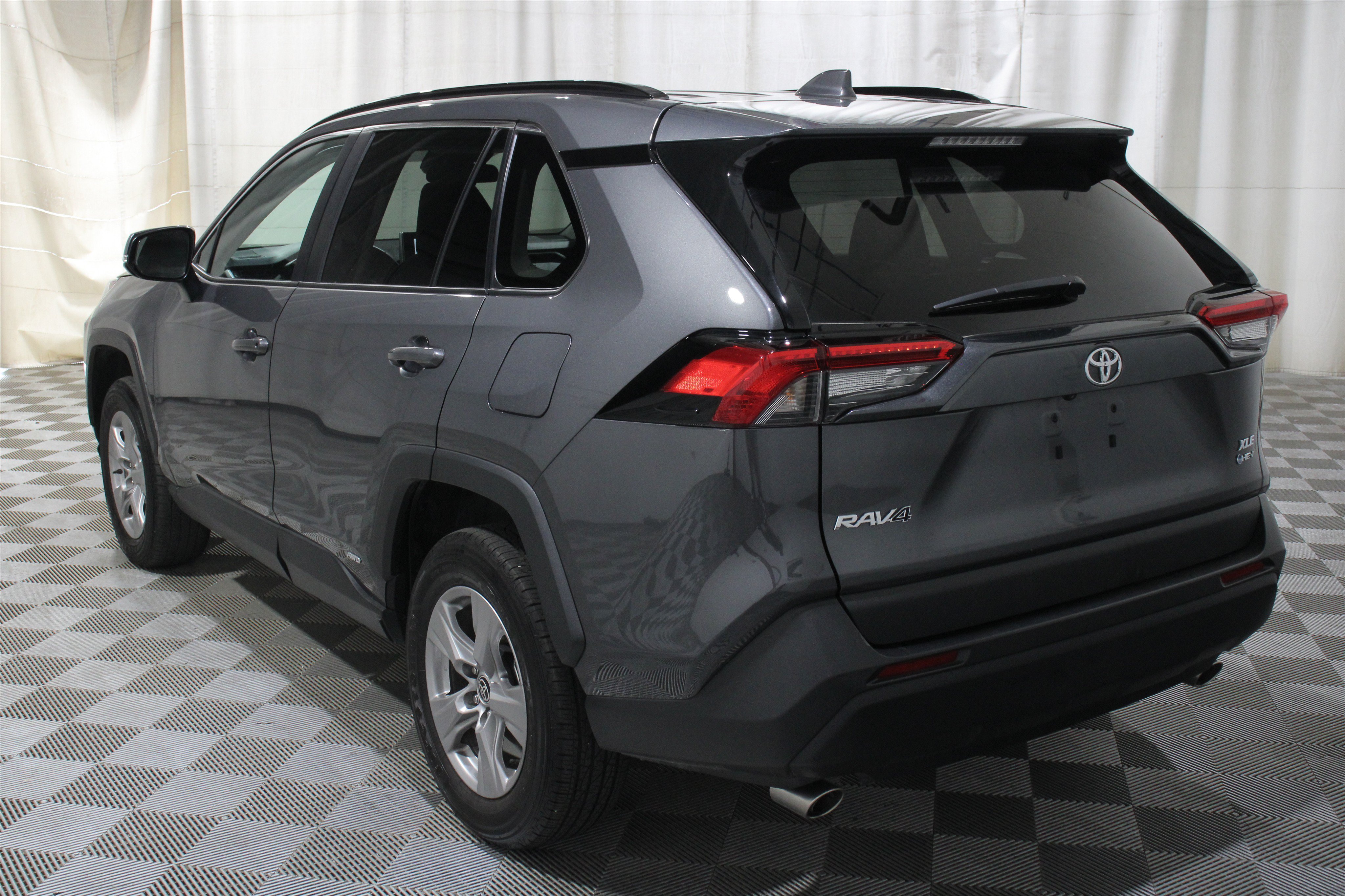 Used 2025 Magnetic Gray Metallic Toyota Hybrid XLE image 35