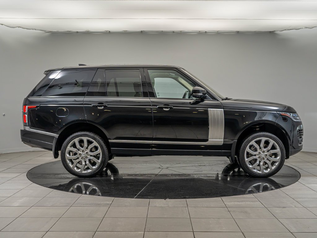 Used 2020 Black Land Rover HSE image 4