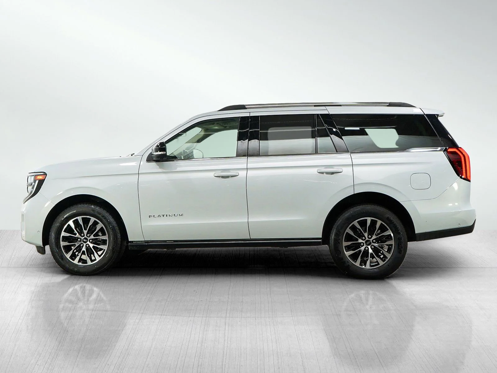 Used 2025 Ford Expedition Platinum with VIN 1FMJU1M84SEA15309 for sale in Wayzata, Minnesota