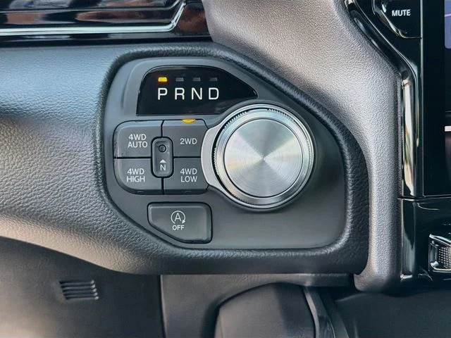 New 2026 Hydro Blue Pearl-Coat Exterior Paint RAM Laramie image 17