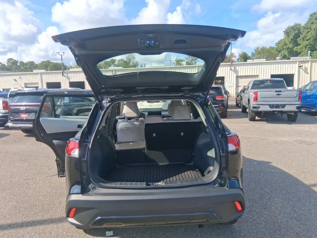 Used 2025 Black Toyota L image 20