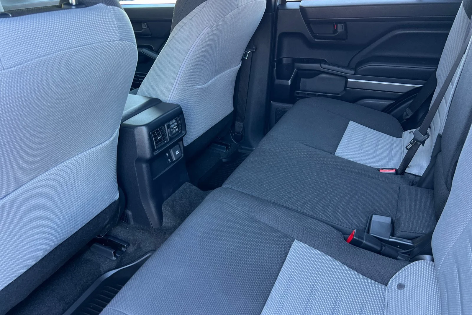 2025 Toyota 4Runner TRD Off-Road - Photo 12