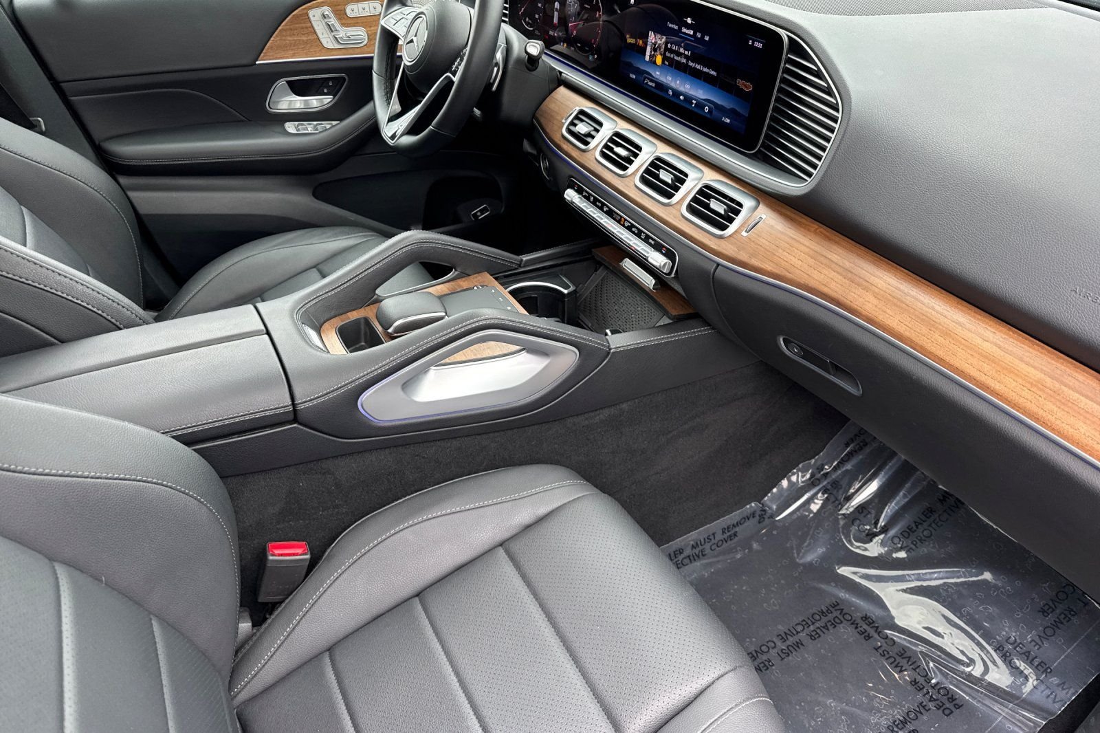 Certified Used 2025  Mercedes-Benz GLE 450 image 13