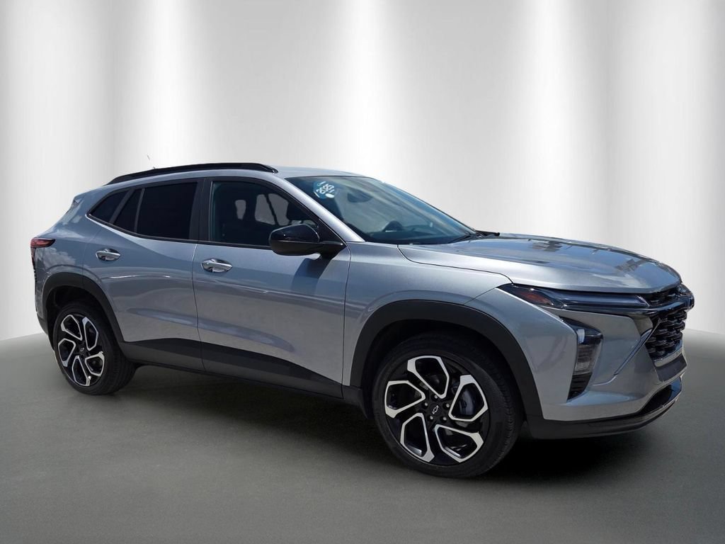 2025 Chevrolet Trax RS - Photo 2