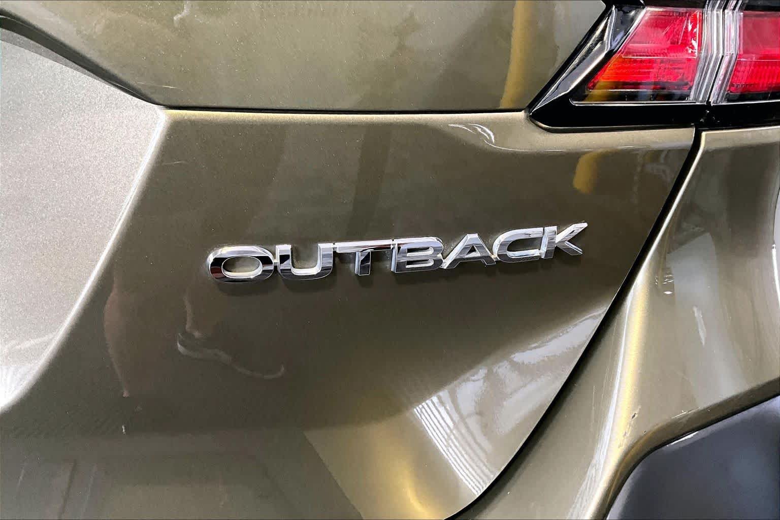 Used 2022 Autumn Green Metallic Subaru Premium image 10