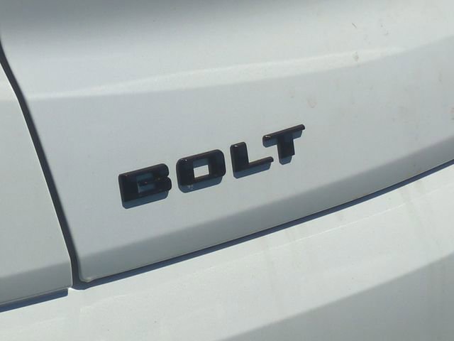New 2027 Summit White Chevrolet LT image 33