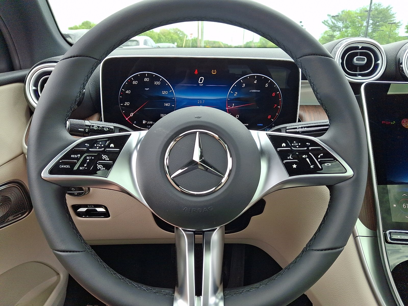 New 2026 Polar White Mercedes-Benz GLC 300 image 17
