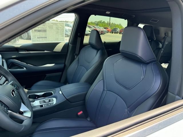 New 2026 RADIANT WHITE INFINITI Sport AWD image 3