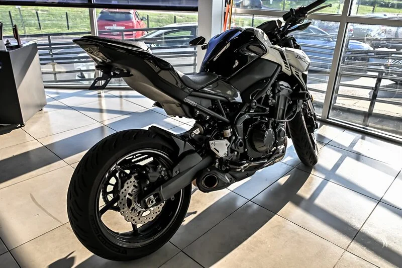 Used 2022  Kawasaki  image 4