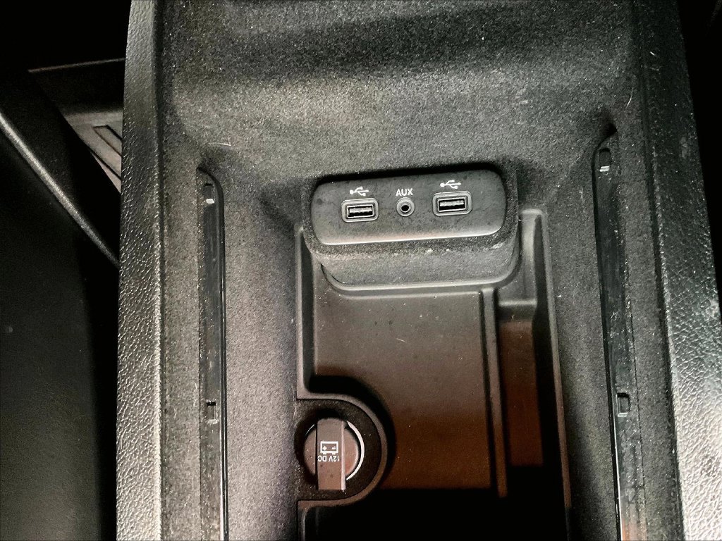 Used 2017 White Chrysler S image 12